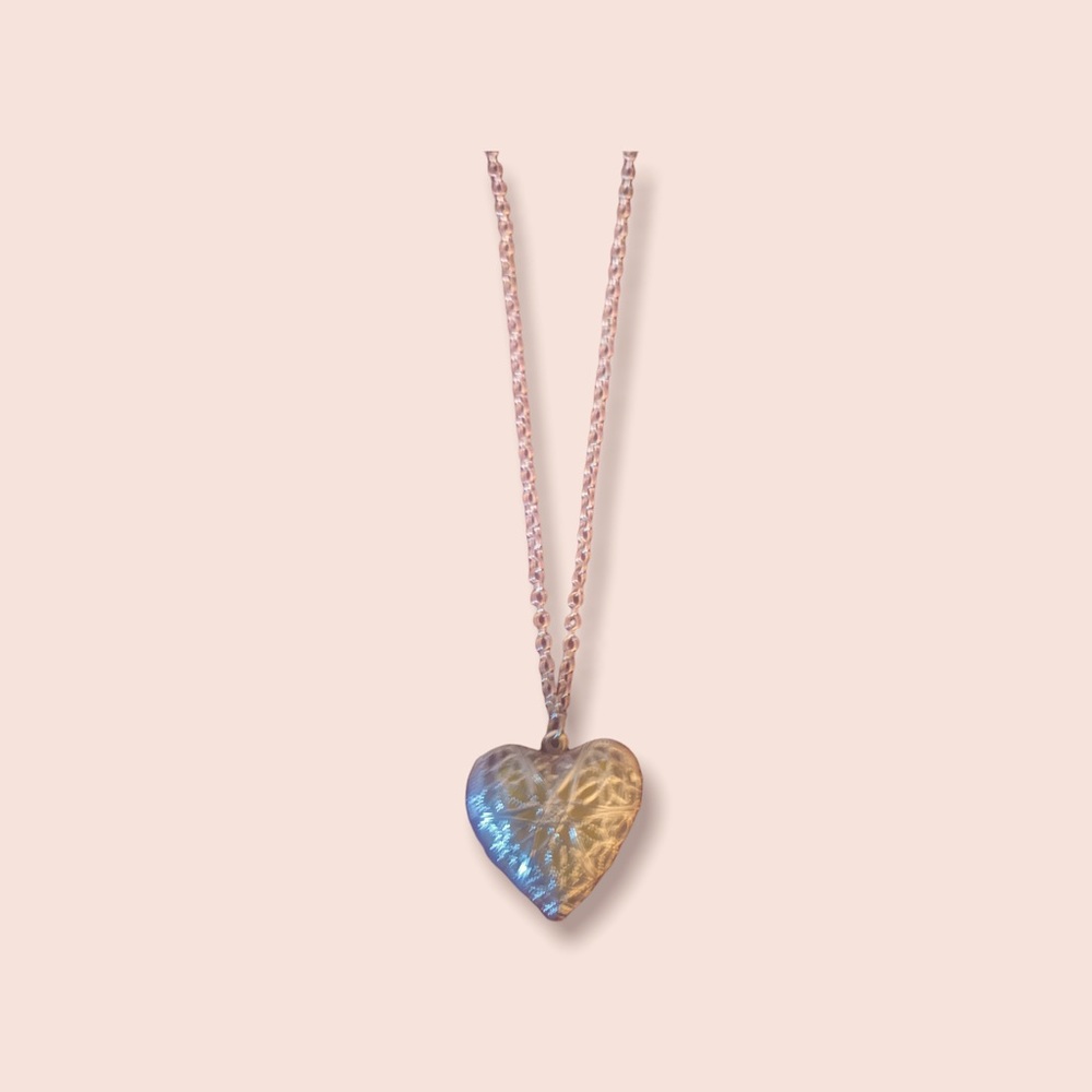 Heart necklace for essential oils